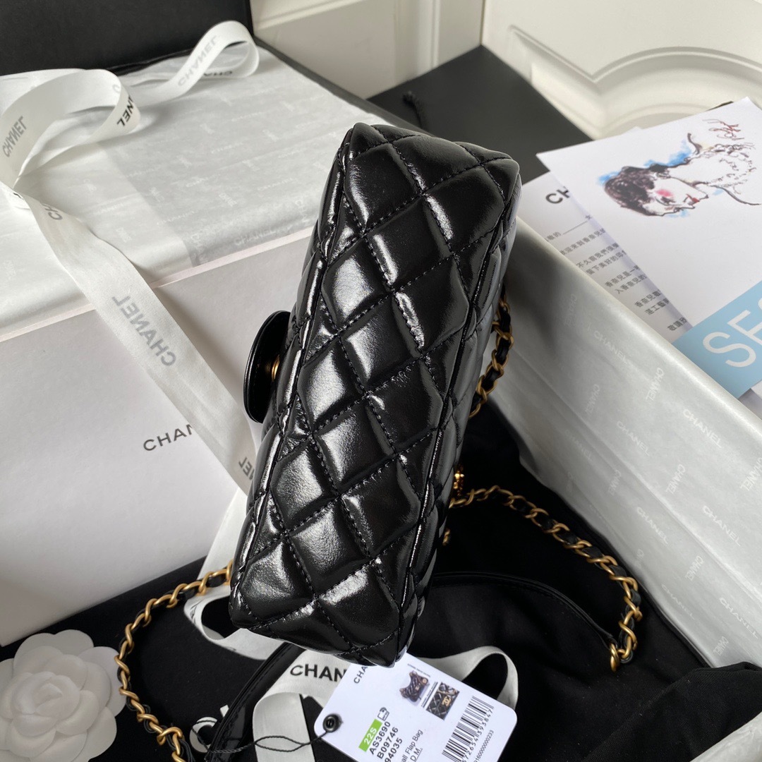 シャネル「Chanel」 スモール オイルドレザー ホーボーショルダーバッグ