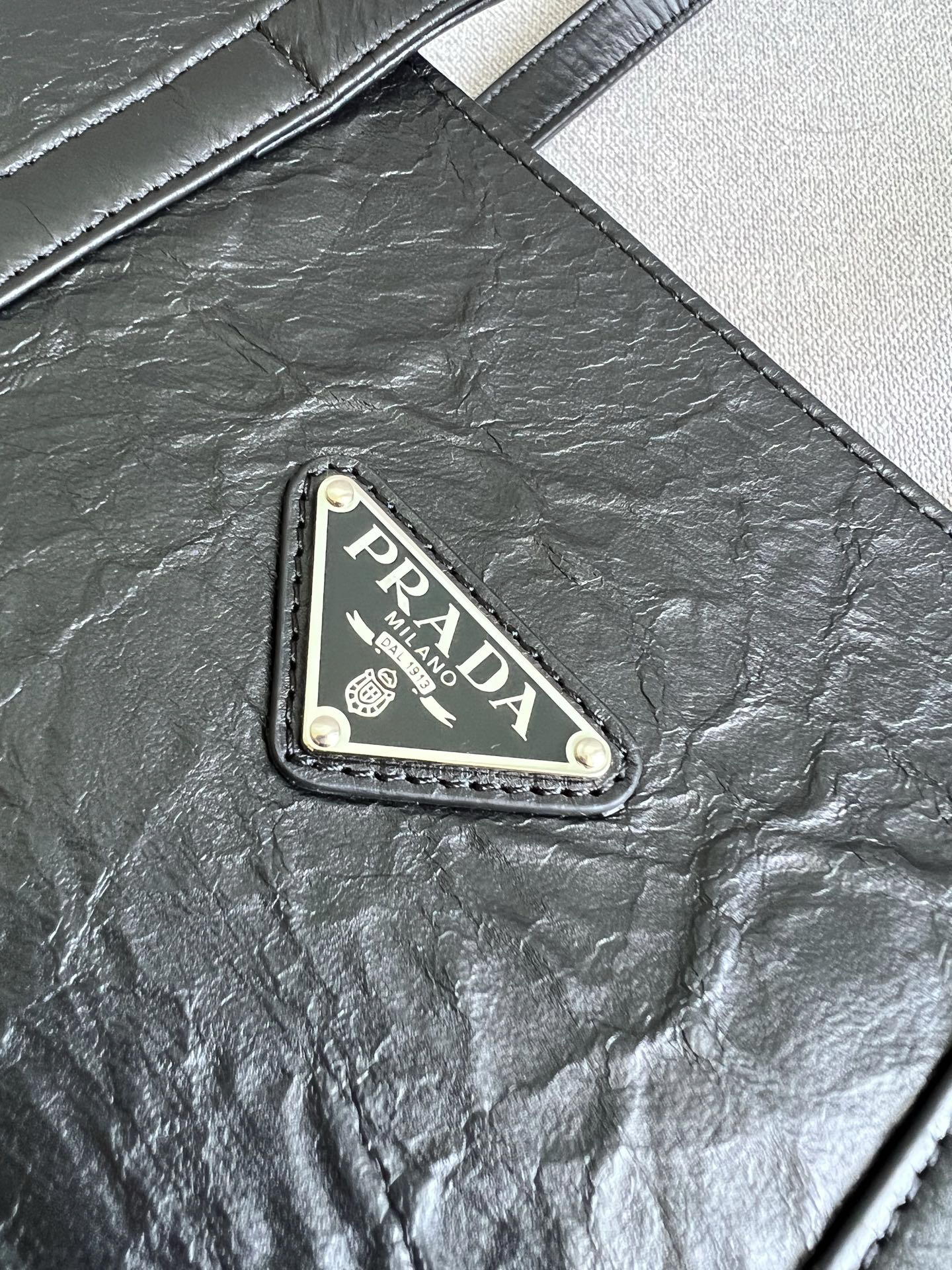 プラダ「Prada」ヴィンテージラムスキン ドレープトート トートバッグ