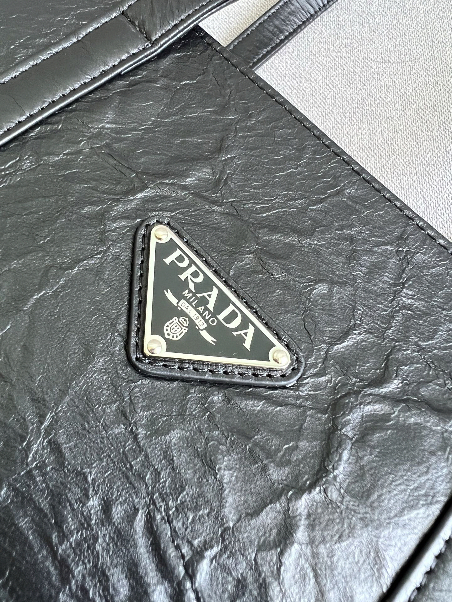プラダ「Prada」ヴィンテージラムスキン ドレープトート トートバッグ