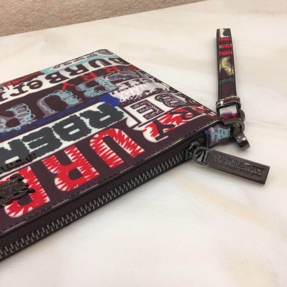 バーバリー「Burberry」ハンドクラッチ