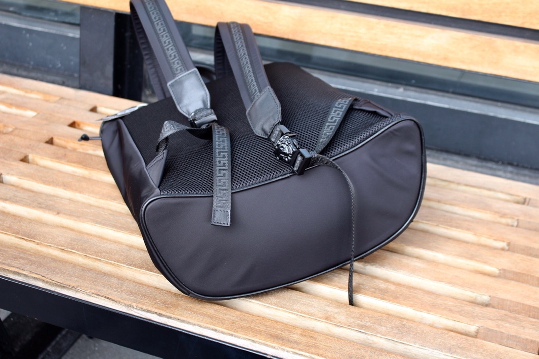 ヴェルサーチ「Versace」メデューサ バックパック