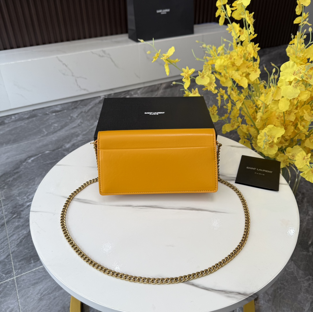 サンローラン「Saint Laurent」SUNSET BOX レザー クラッチバッグ