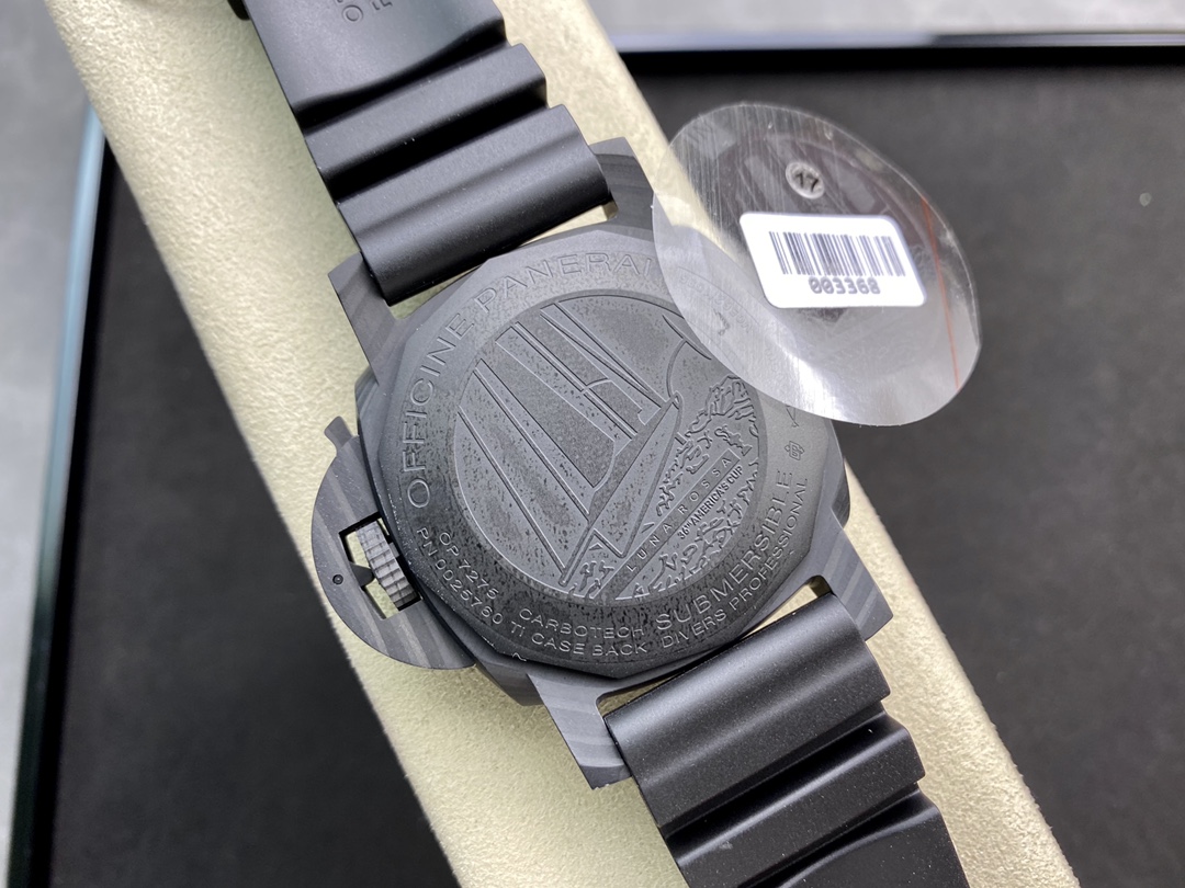 パネライ「Panerai」サブマーシブル ルナ・ロッサ カーボテック 47MMダイバーズウォッチ