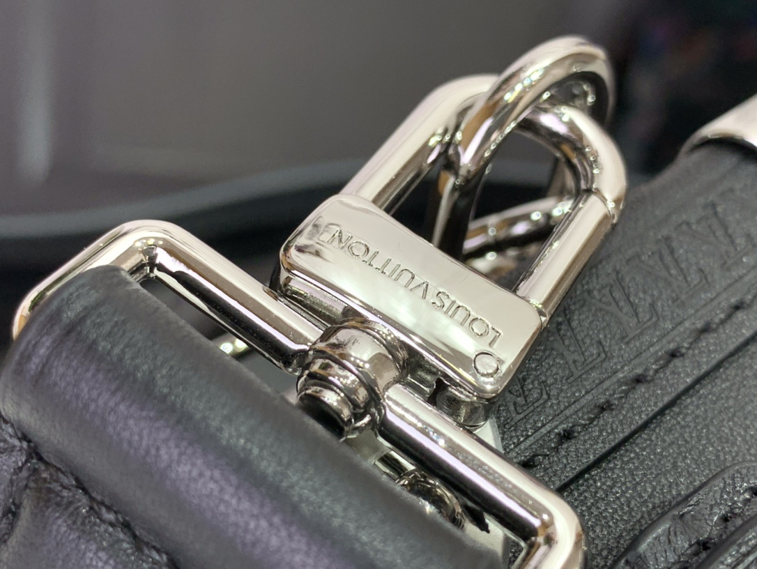 ルイ・ヴィトン「Louis Vuitton」Side Trunk、あなたのファッションを一気に引き上げる