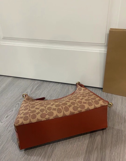 コーチ「Coach」Juliet クラシック キャラメル モノグラム アンダーアームバッグ