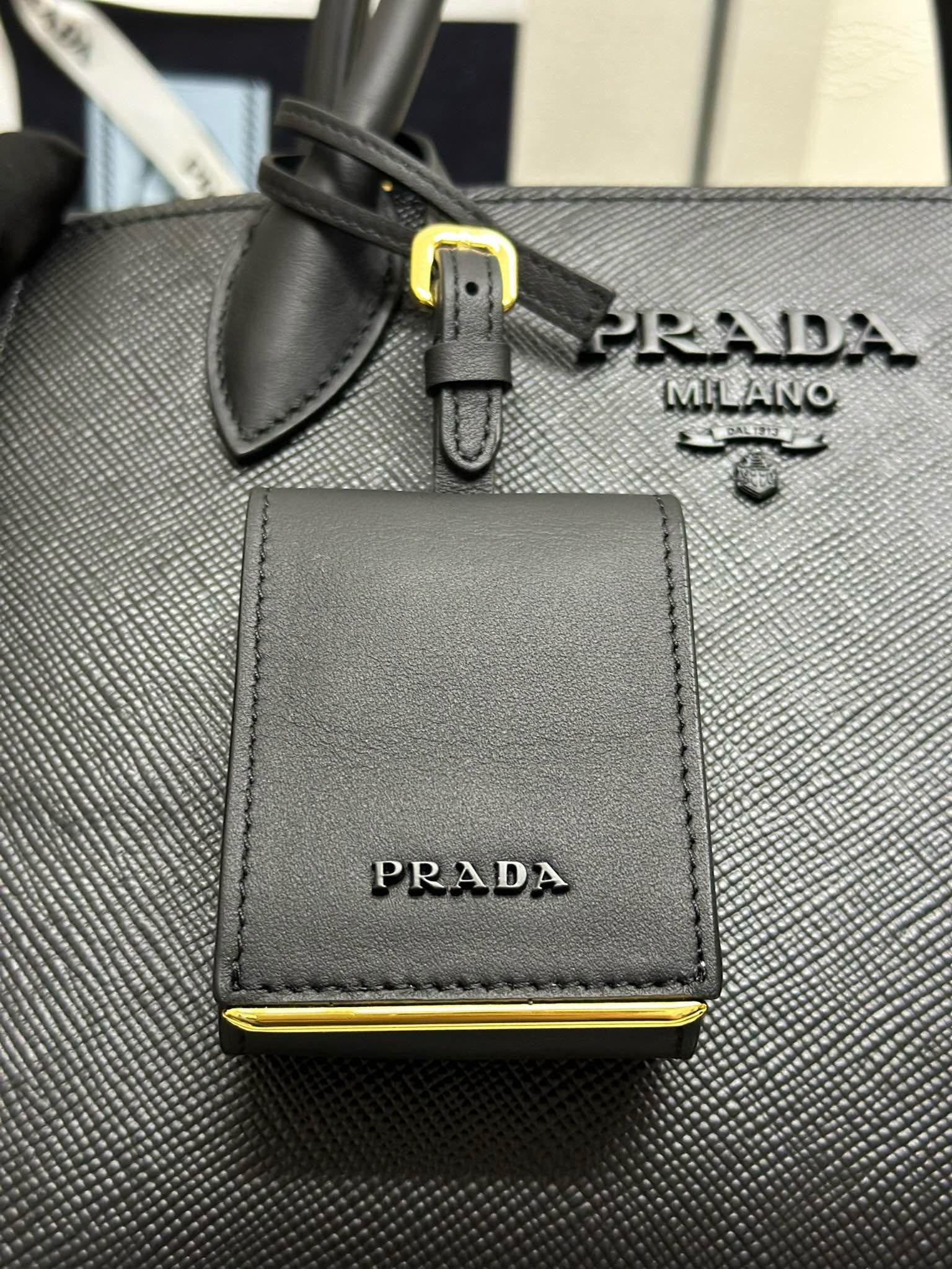 プラダ「Prada」アップグレード ラージトートバッグ（テキスタイルストラップ）