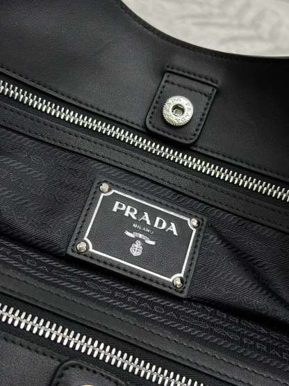 プラダ「Prada」ヴィンテージ ラージトートバッグ