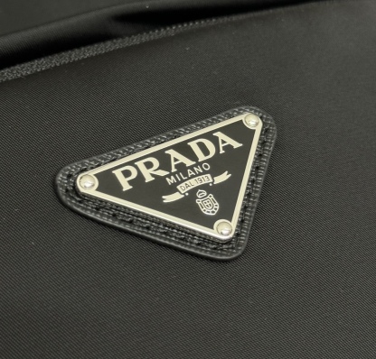プラダ「Prada」サフィアーノ＆ナイロン バックパック