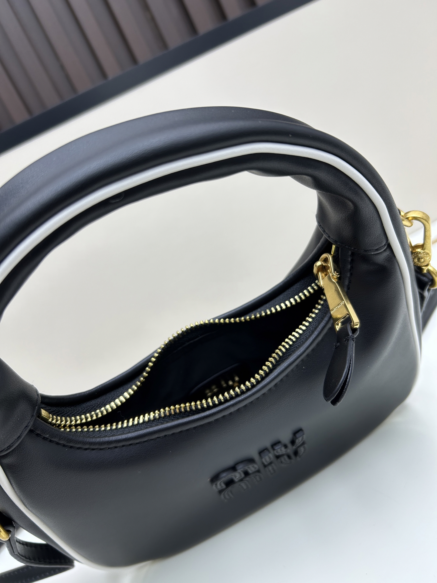 ミュウミュウ「Miu Miu」カラーブロック アンダーアームバッグ