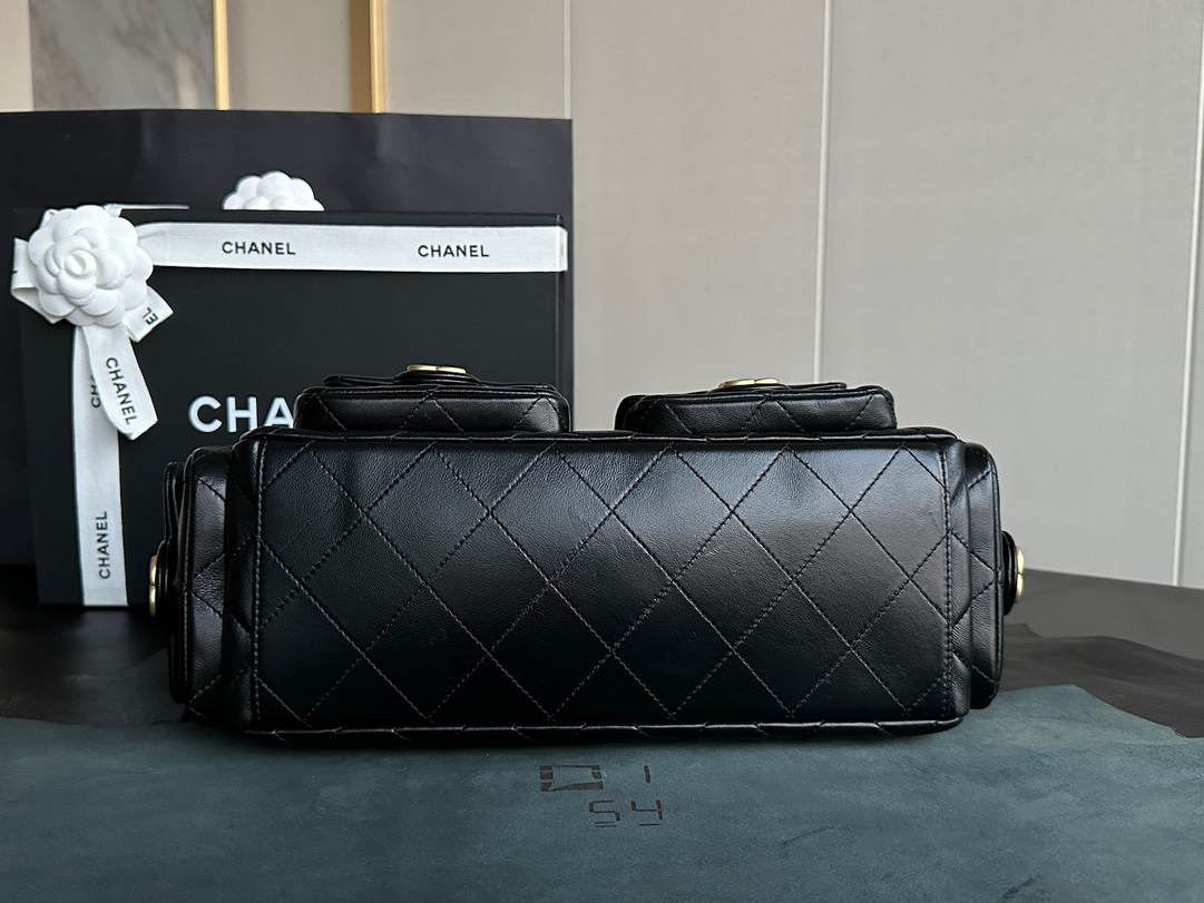 シャネル「Chanel」25C マルチポケット ヒッピーホボ ラージ