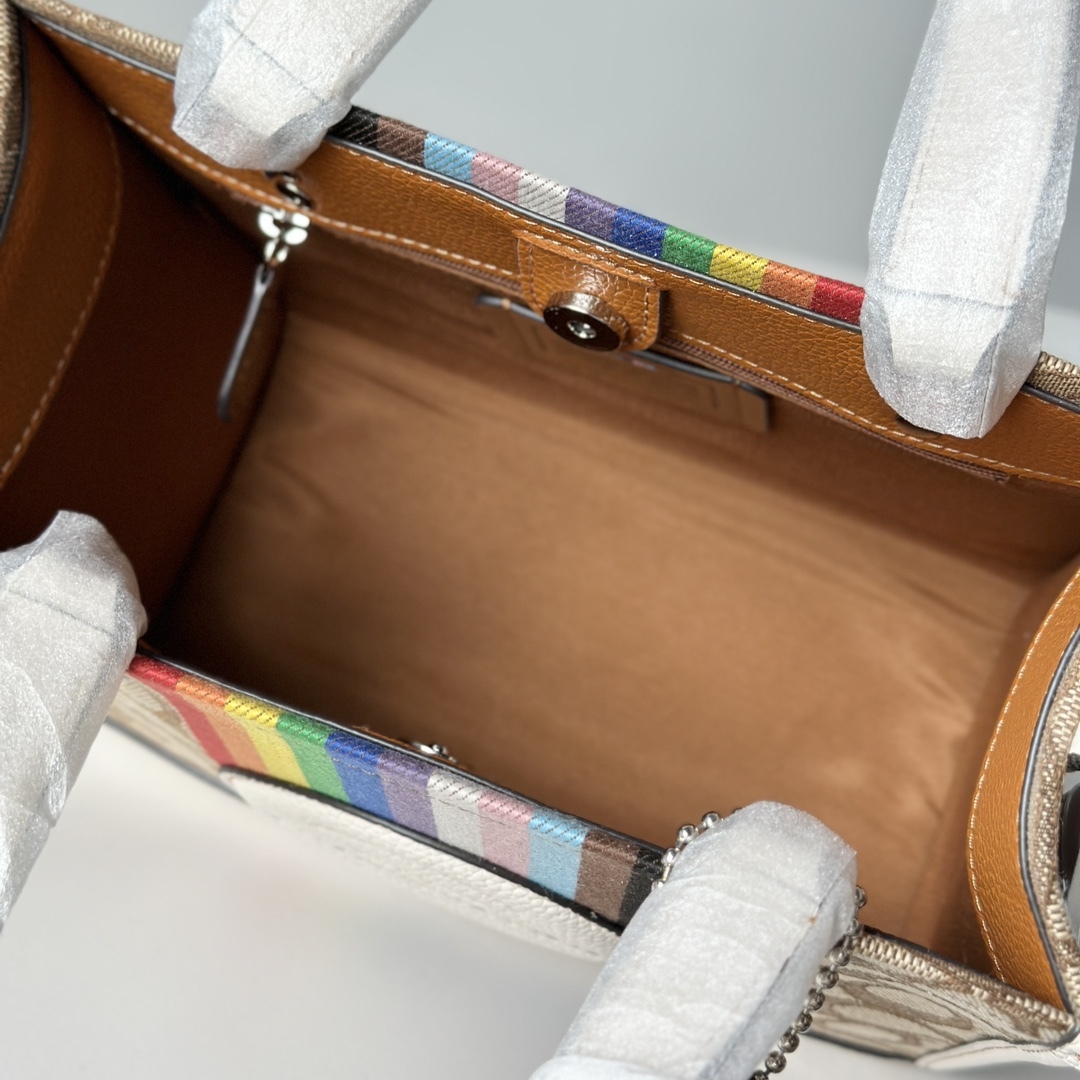 コーチ「Coach」Demsey レインボーシリーズ トートバッグ