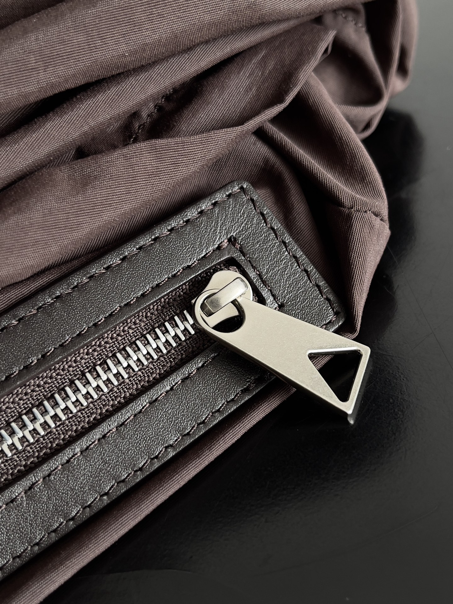 ボッテガ・ヴェネタ「Bottega Veneta」 イントレチャート メンズバックパック