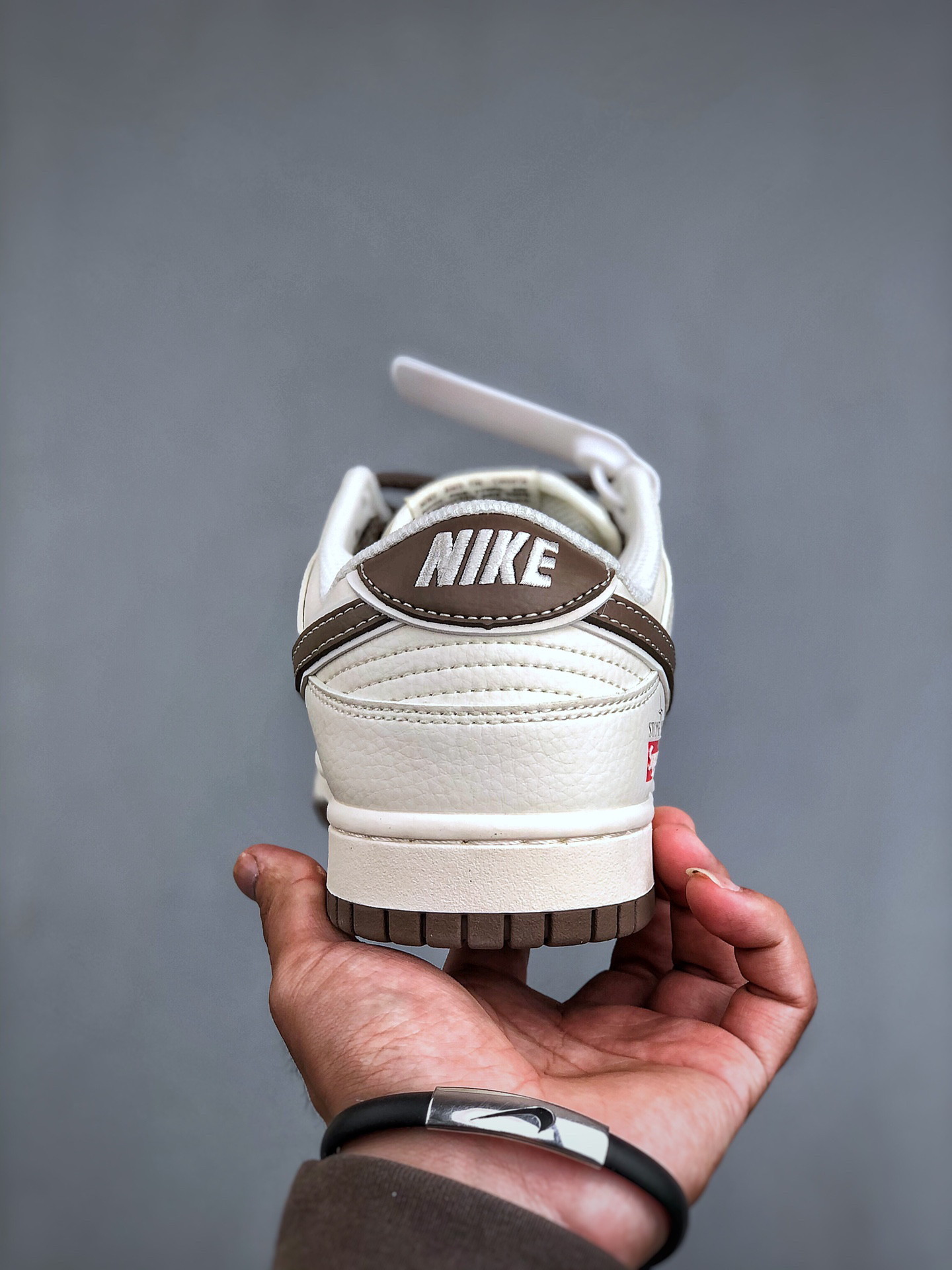 「コラボモデル」Stone Island x Nikeダンクロー スモールスウッシュ スターエンボス スニーカー ベージュ/ブラウン