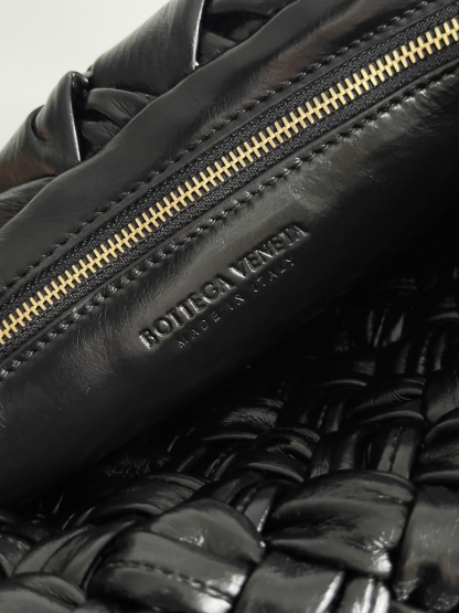 ボッテガ・ヴェネタ「Bottega Veneta」 カリメロ チッタ ノットバッグ