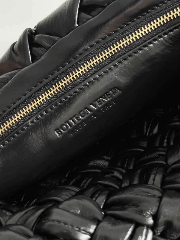 ボッテガ・ヴェネタ「Bottega Veneta」 カリメロ チッタ ノットバッグ