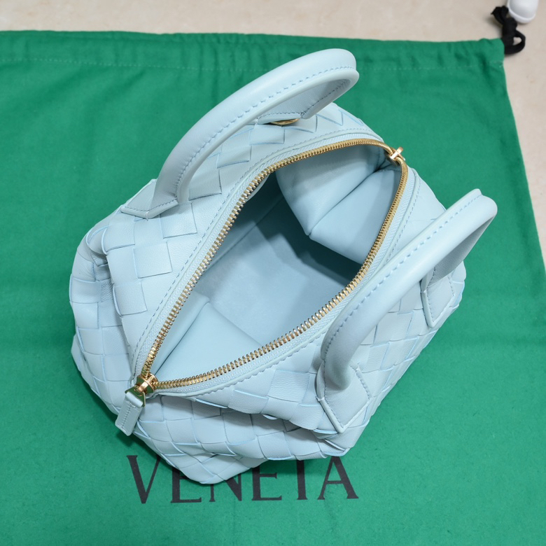 ボッテガ・ヴェネタ「Bottega Veneta」スモール イントレチャート レザー ボウリングバッグ