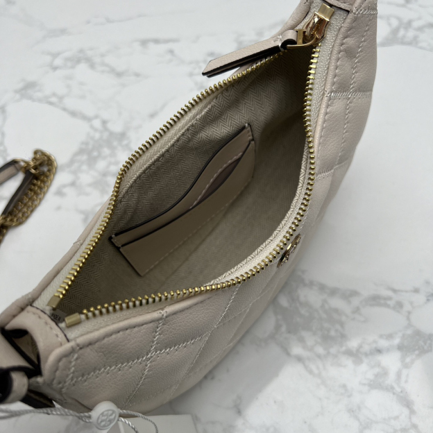 トリー バーチ「Tory Burch」ウィラ ハーフムーン アンダーアームバッグ チェーンショルダー/ハンドバッグ