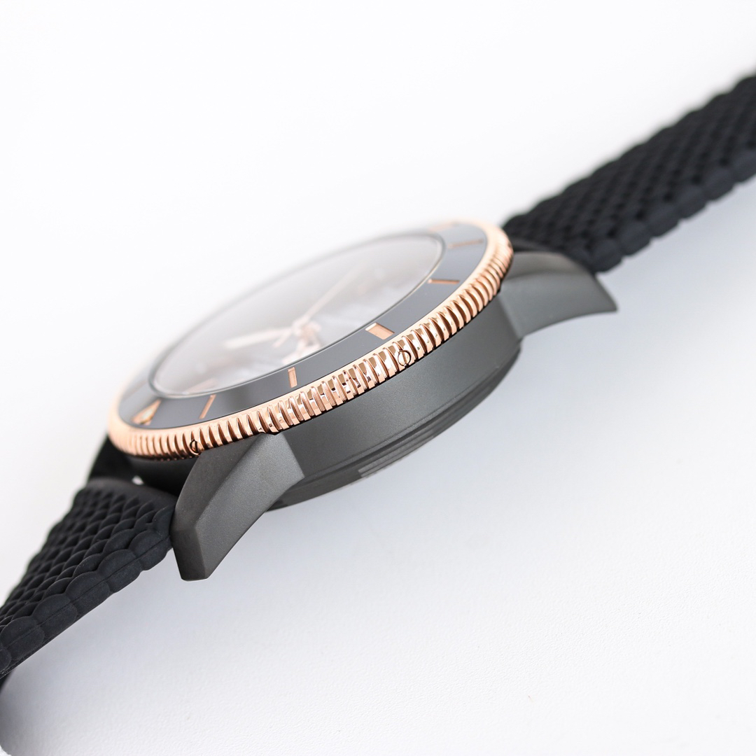 ブライトリング「Breitling」スーパーオーシャン ヘリテージ II 42MM