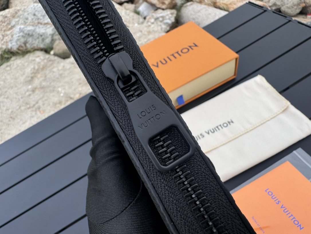 ルイ-ヴィトン(Louis Vuitton) ジッピーウォレット･ホリゾンタル
