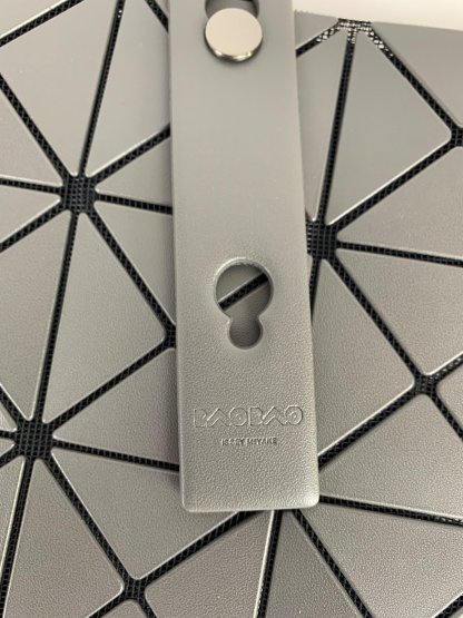 イッセイ・ミヤケ「Issey Miyake」 6ポケットマットトートバッグ