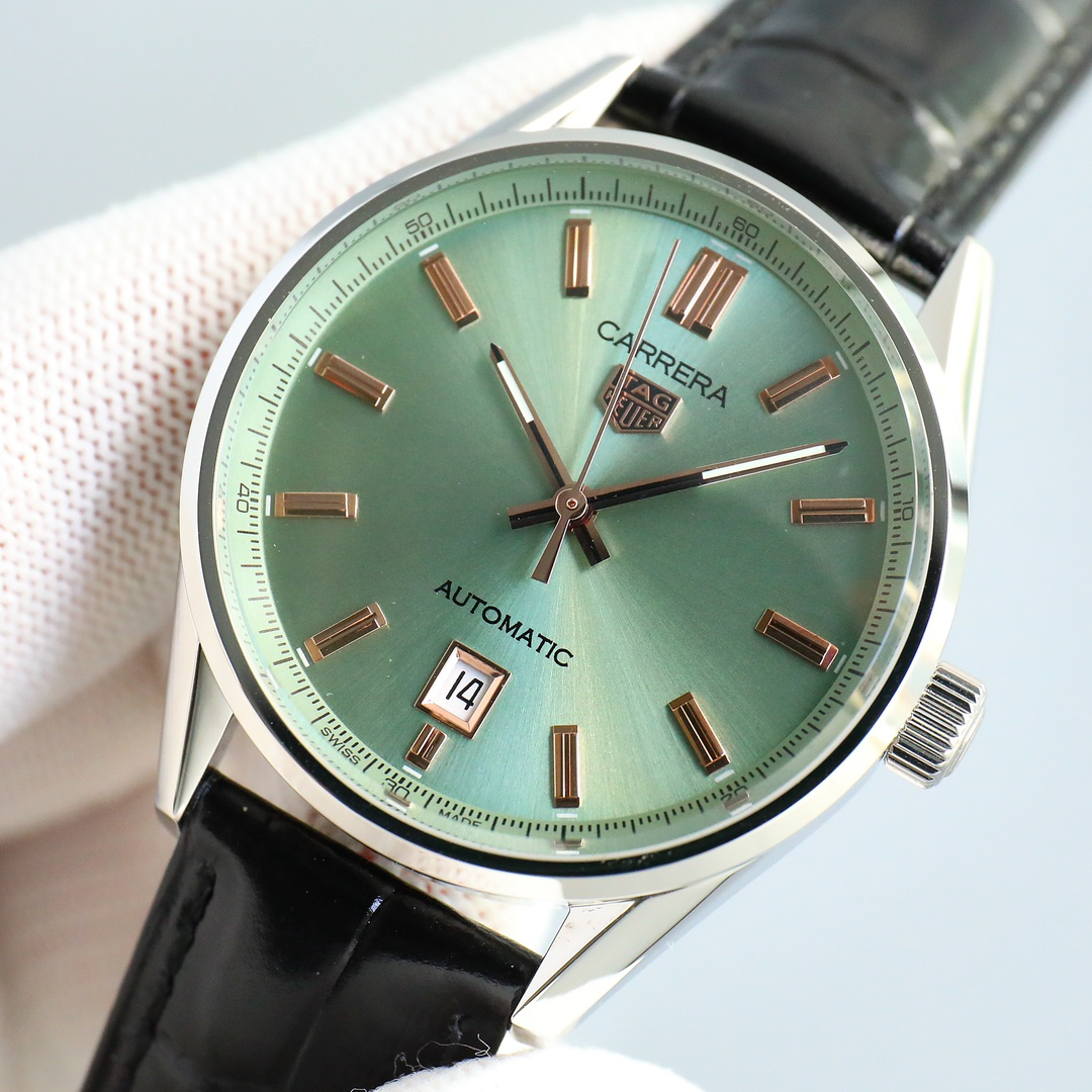 タグ・ホイヤー「TAG Heuer」カレラ カレンダー メンズウォッチ40MM