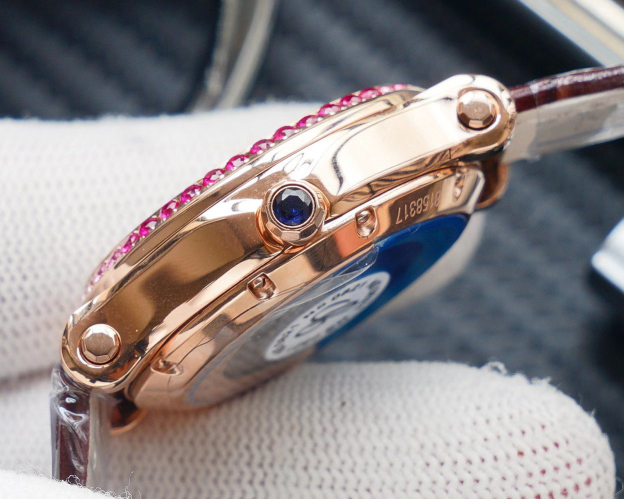 ショパール「Chopard」ハッピースポーツ オーバル メンズウォッチ36MM