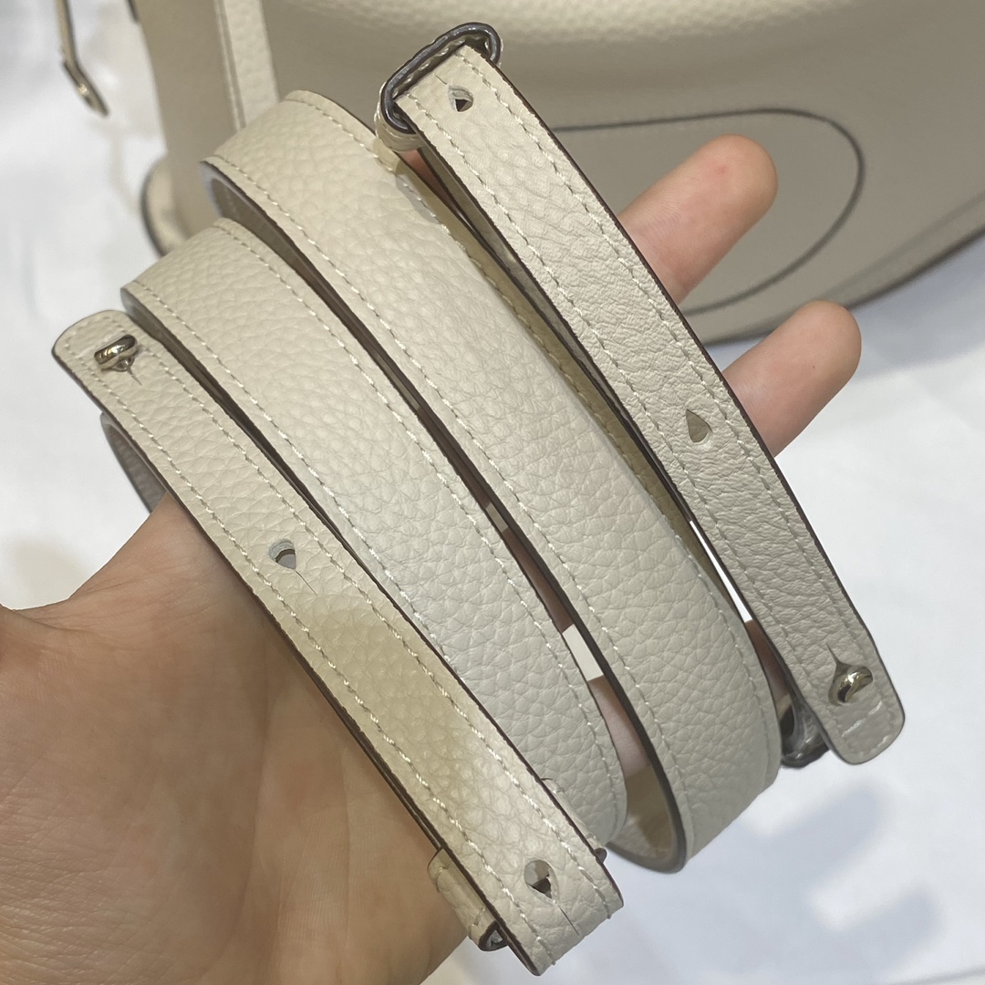 デルヴォー「Delvaux」ショルダーバッグ