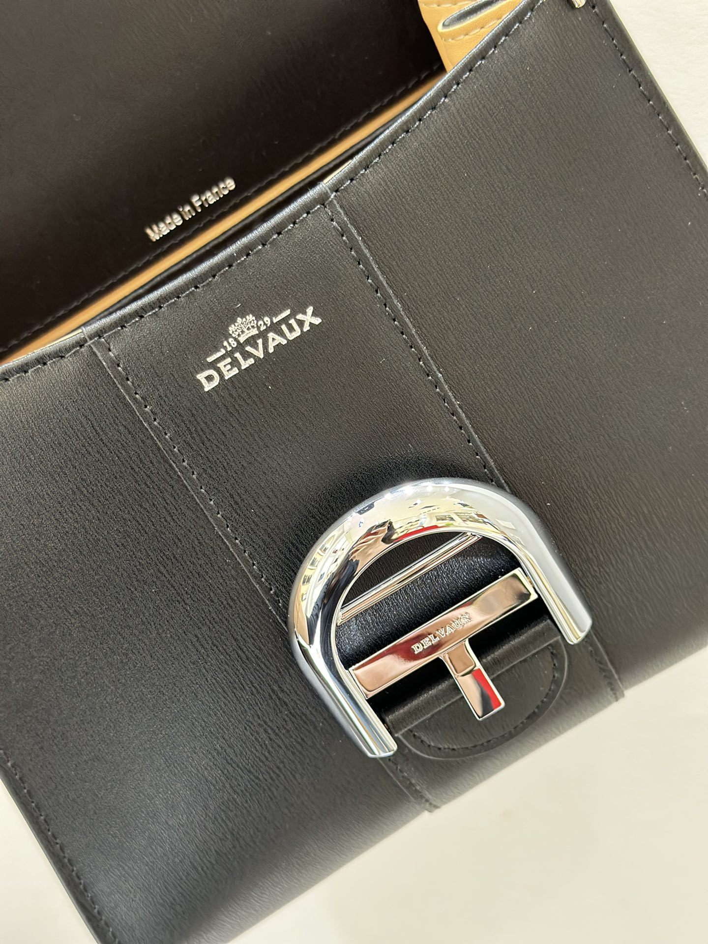 デルヴォー「Delvaux」クラシックハンドバッグ