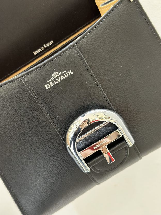 デルヴォー「Delvaux」クラシックハンドバッグ