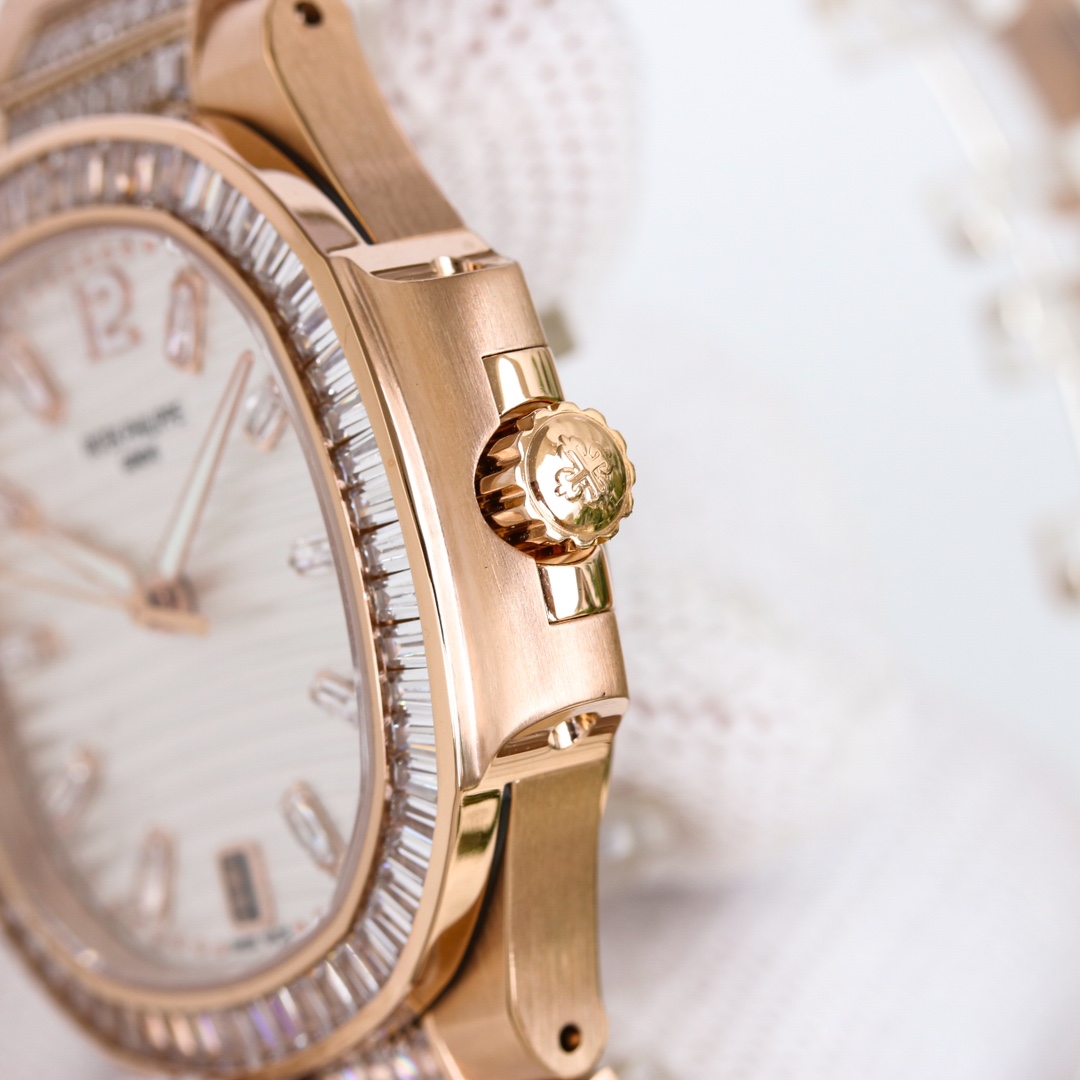 パテックフィリップ［Patek Philippe］ノーチラス  限定モデル 腕時計35.2MM