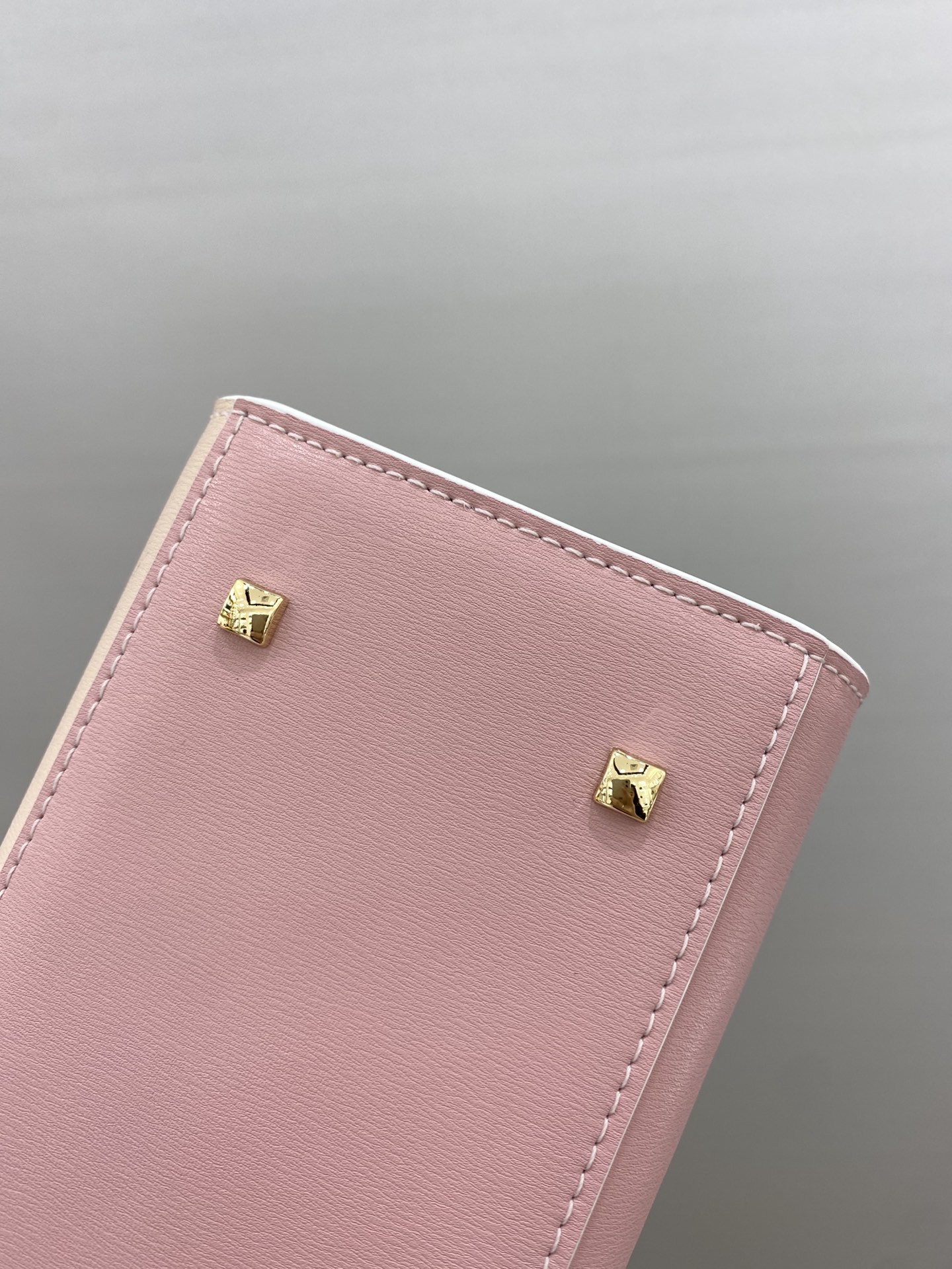 デルヴォー「Delvaux」ピンクハンドバッグ