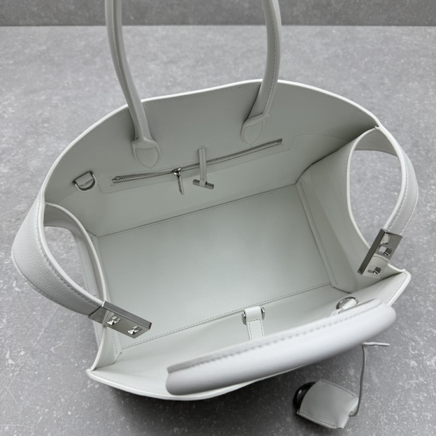 フェラガモ「Ferragamo」小さいジトートバッグ