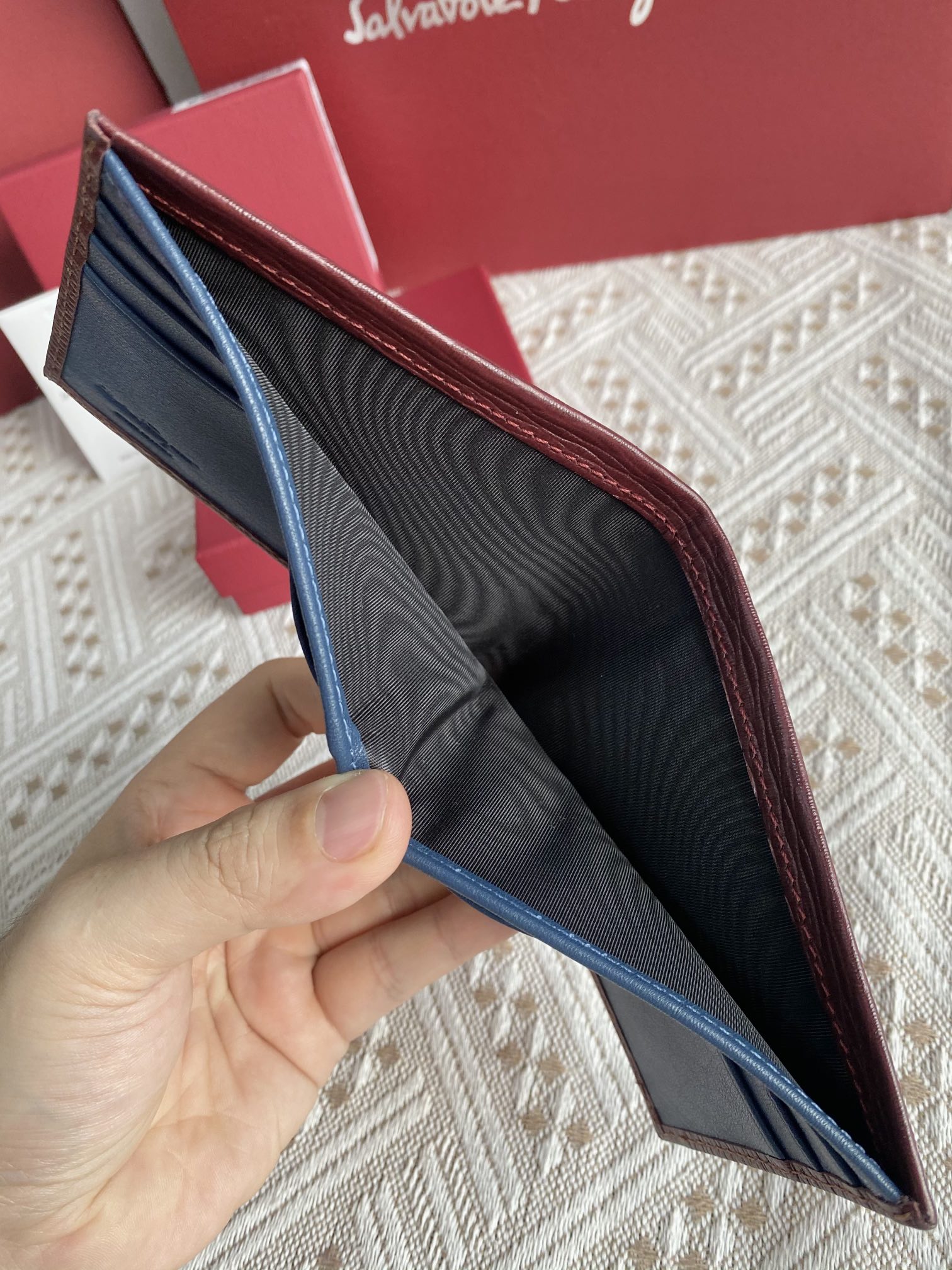 フェラガモ「Ferragamo」ニ コンパクトウォレット