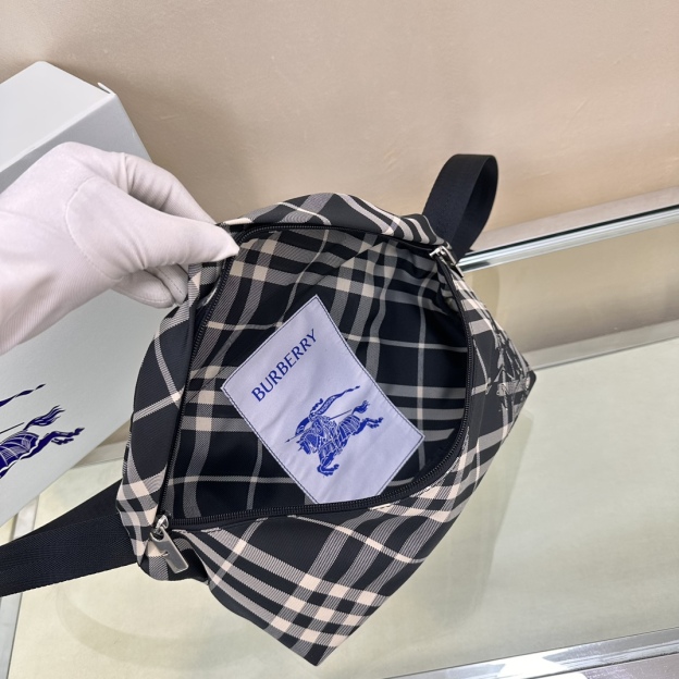 バーバリー「Burberry」ナイト ウェストバッグ