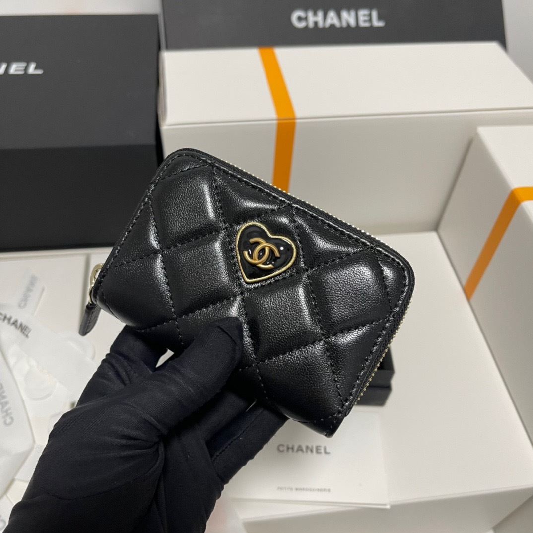 シャネル「Chanel」ハート型 ジップ コインケース