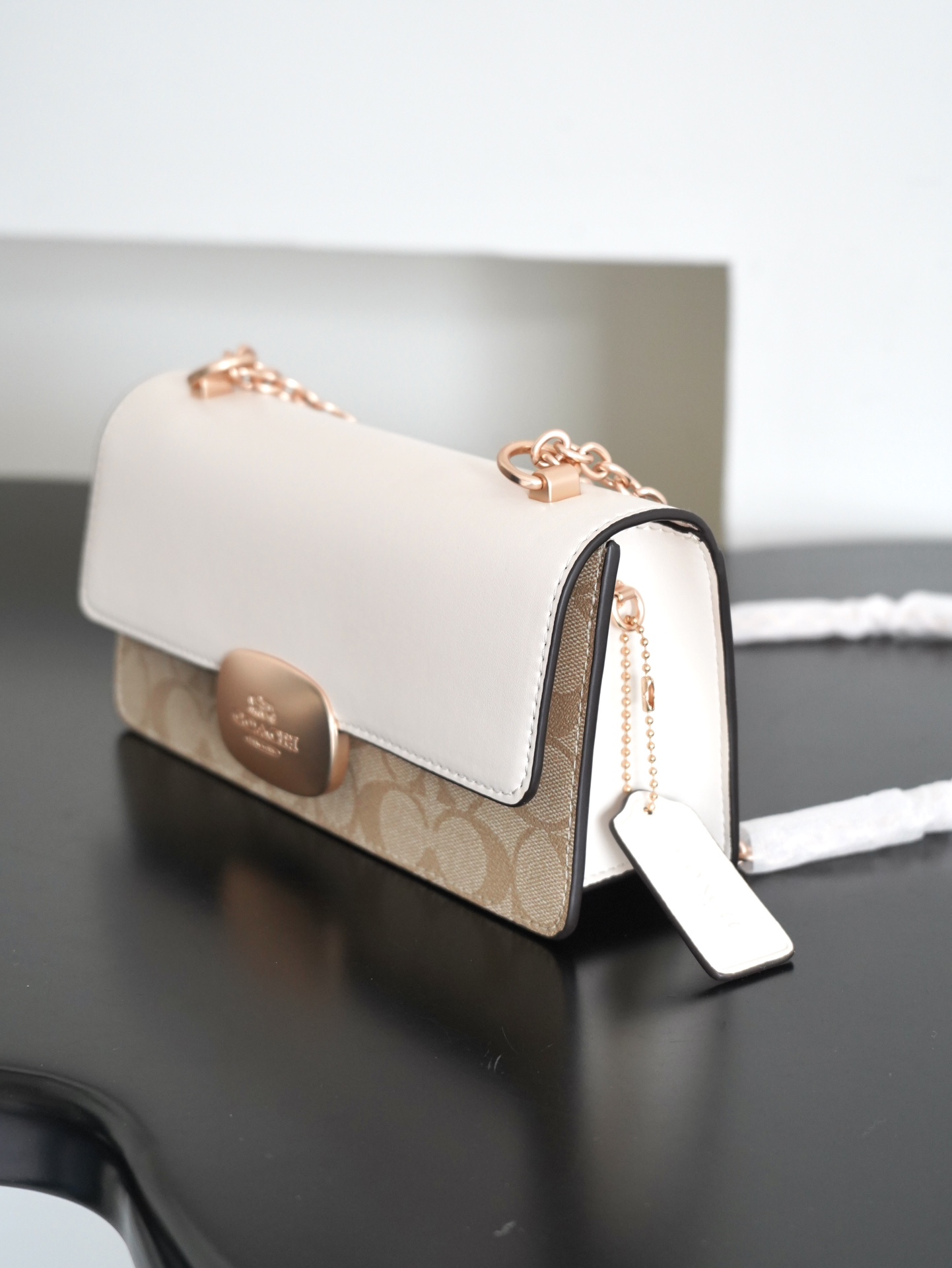 コーチ「Coach」ニューコレクション Eliza チェーンバッグ