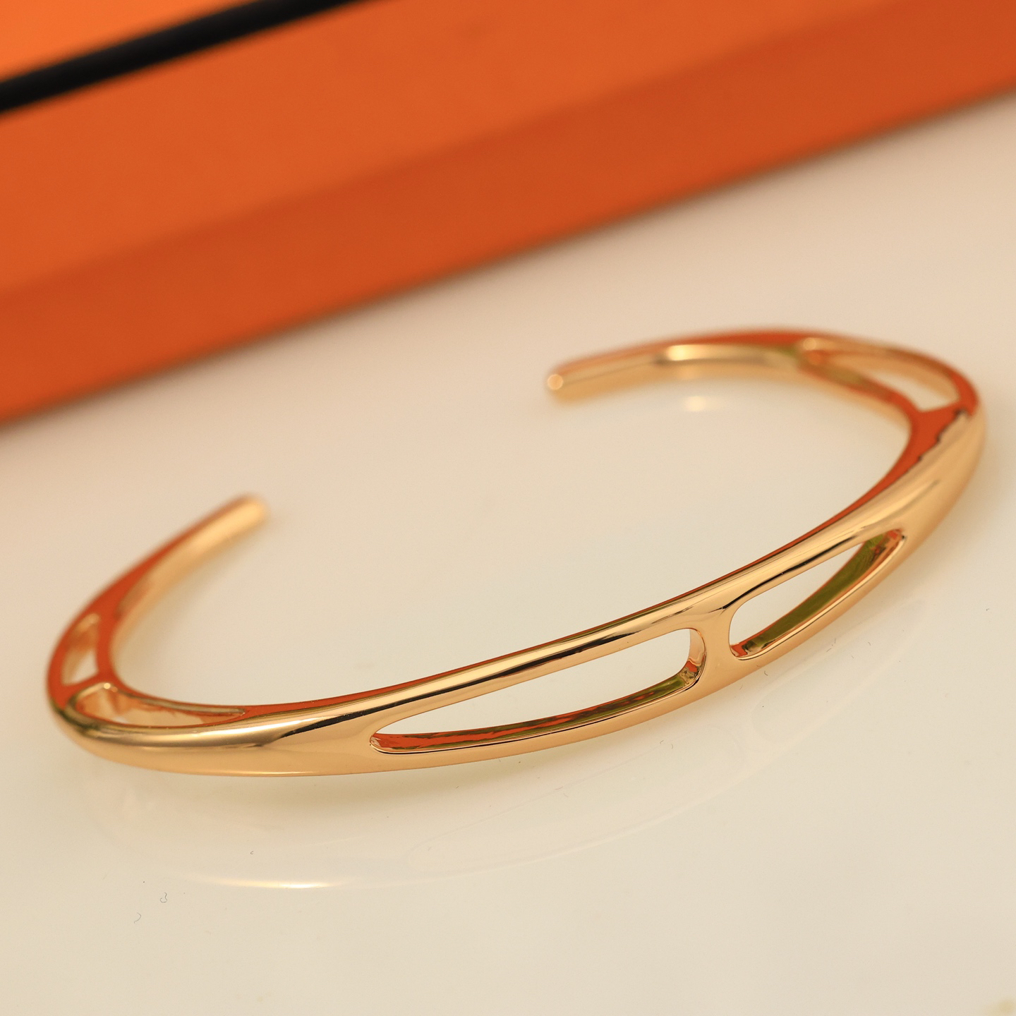 エルメス「Hermès」Clic H エナメル ブレスレット