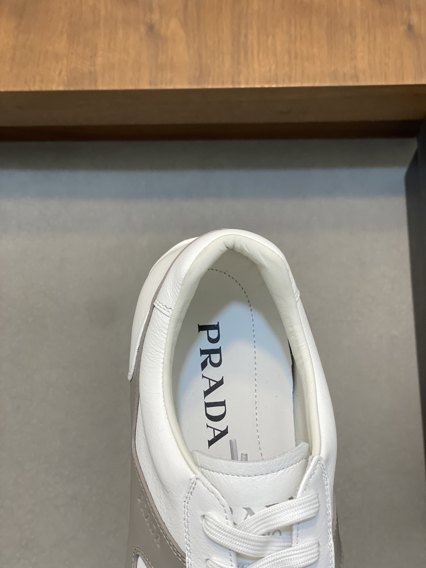 プラダ［Prada］America's Cup レザースニーカー（メンズ）