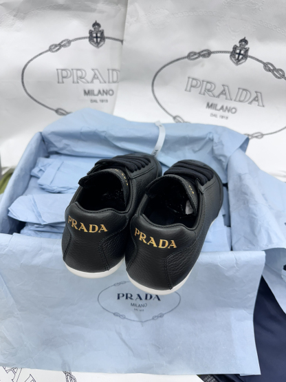 プラダ［Prada］America's Cup レザースニーカー（ユニセックス）