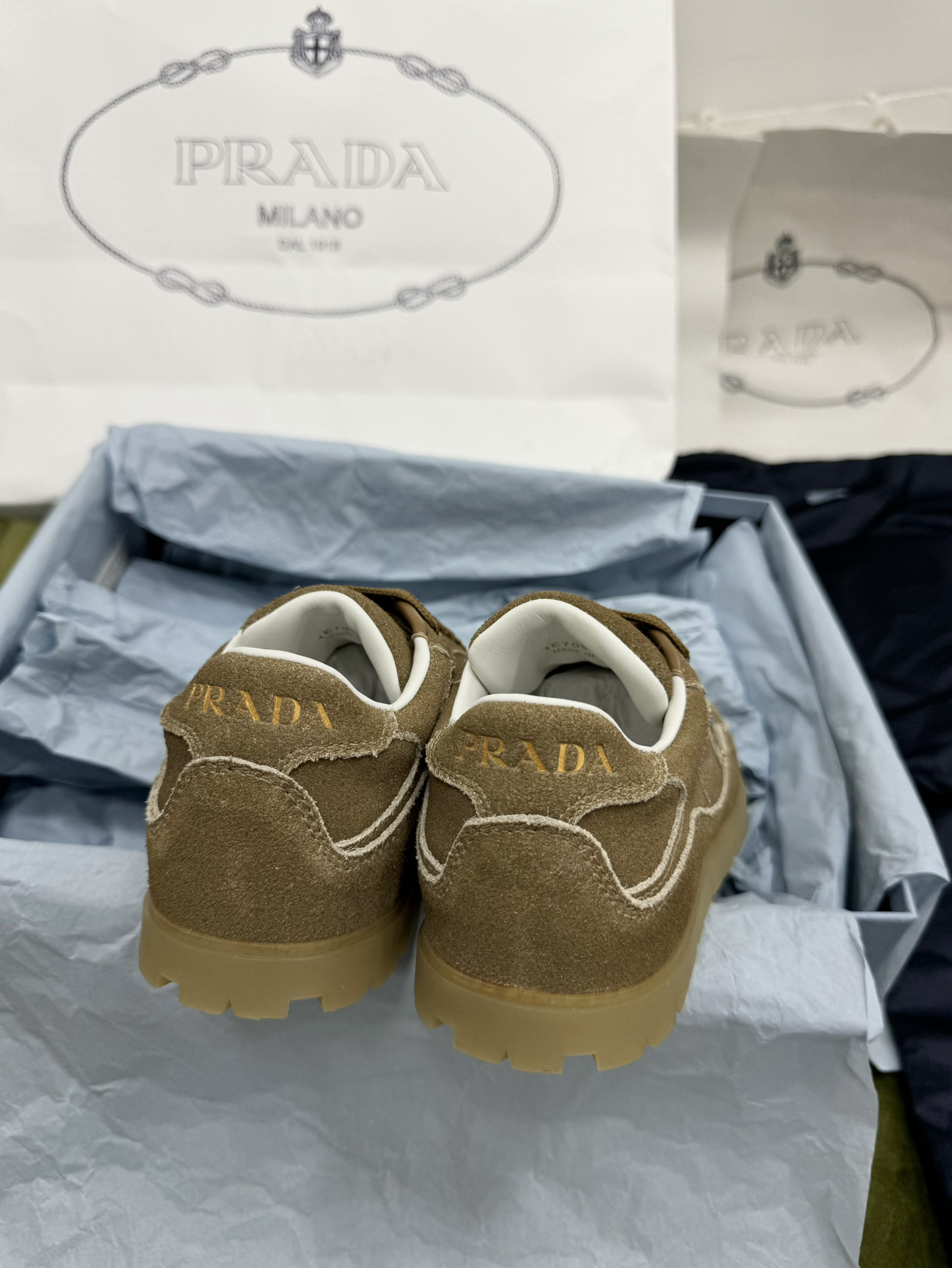 プラダ［Prada］ America's Cup キャンバススニーカー（ユニセックス）