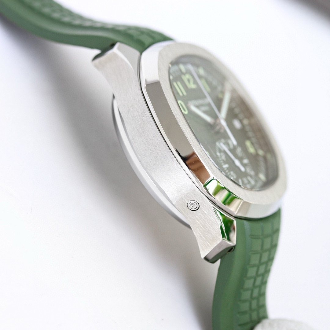 パテック・フィリップ「Patek Philippe」アクアノート クロノグラフ 42.2mm メンズウォッチ