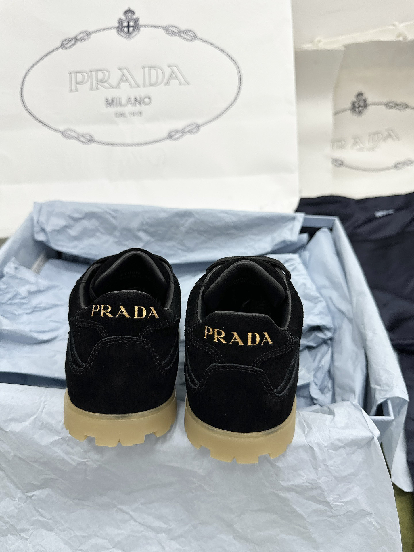 プラダ［Prada］ America's Cup キャンバススニーカー（ユニセックス）