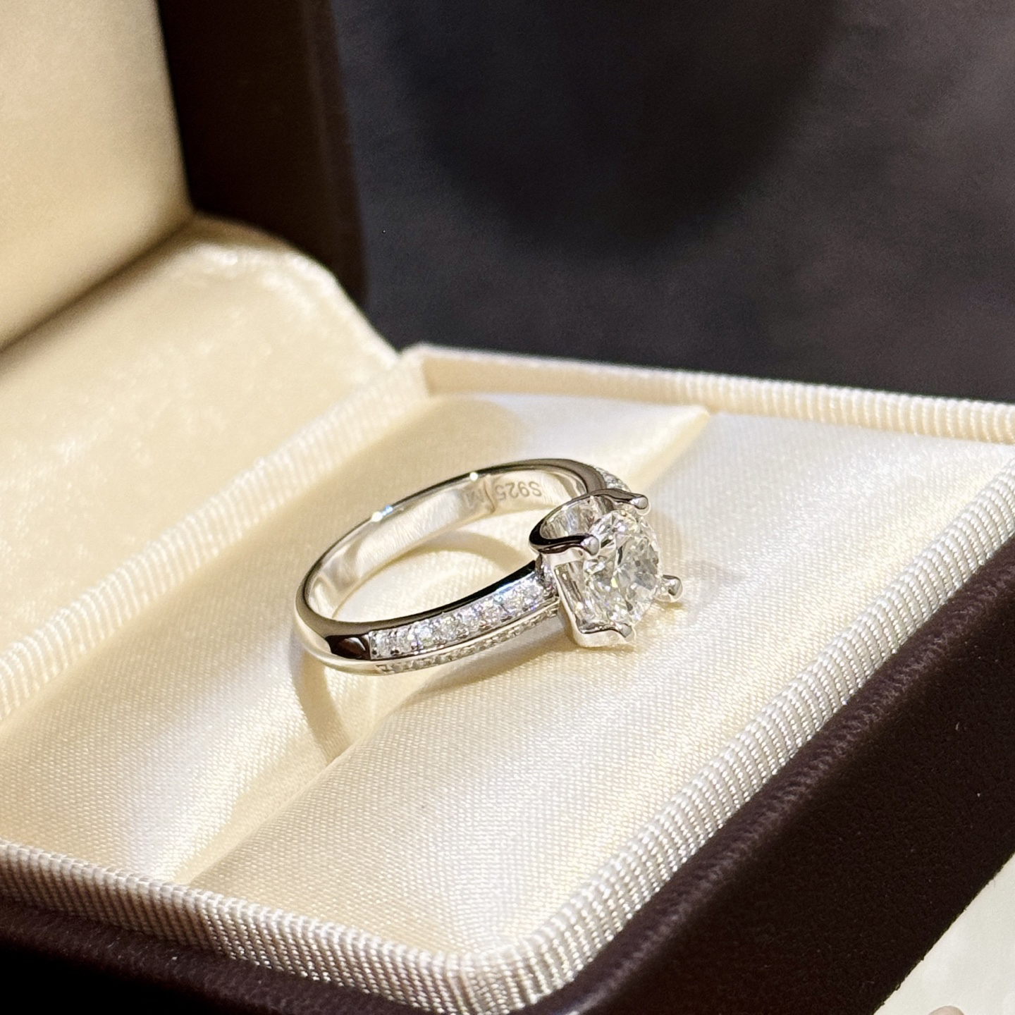 カルティエ「Cartier」ダブルロウ ダイヤモンド ウェディングリング