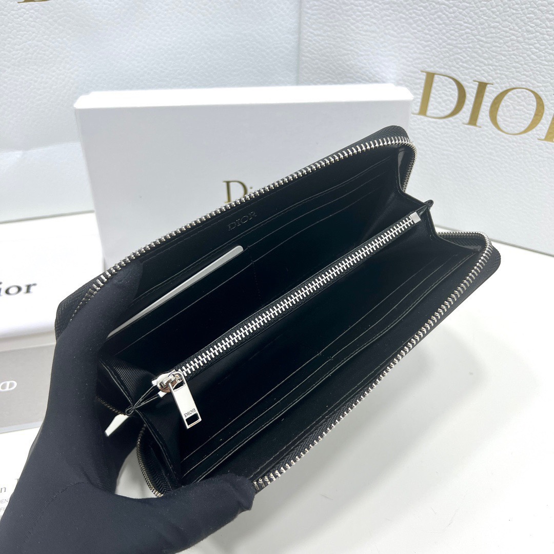 ディオール「Dior」CDダイヤモンド ロングジップウォレット