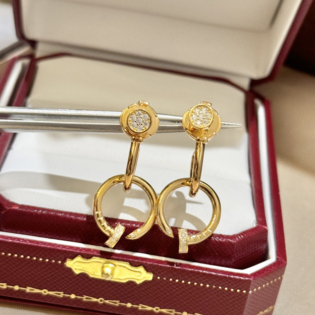 カルティエ「Cartier」ジュストゥ アン クルー ダイヤモンド イヤリング