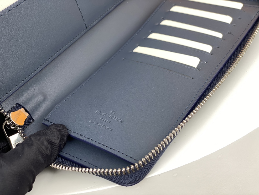 ルイ-ヴィトン(Louis Vuitton) ジッピーウォレット･ヴェルティカル