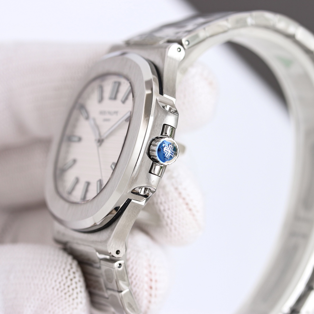 パテック フィリップ「Patek Philippe」ノーチラス 40mmメンズウォッチ