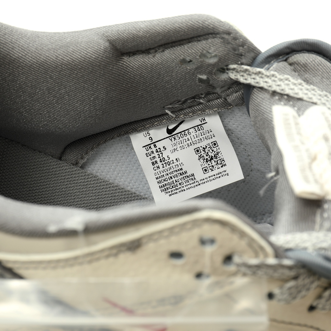 「コラボモデル」The North Face x Nike SB Dunk Low  オフホワイトグレー スケートボードシューズ