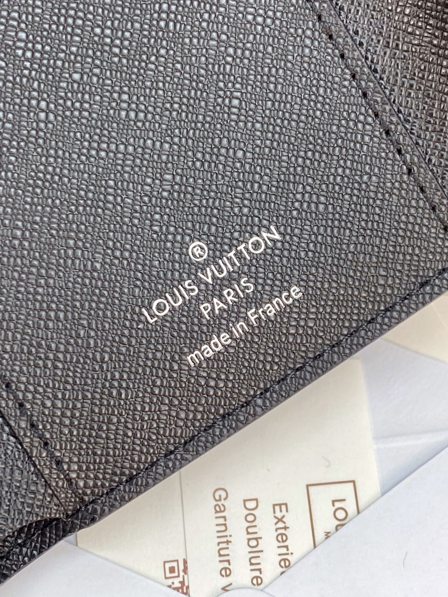 ルイ-ヴィトン(Louis Vuitton) ヴィクター･ウォレット