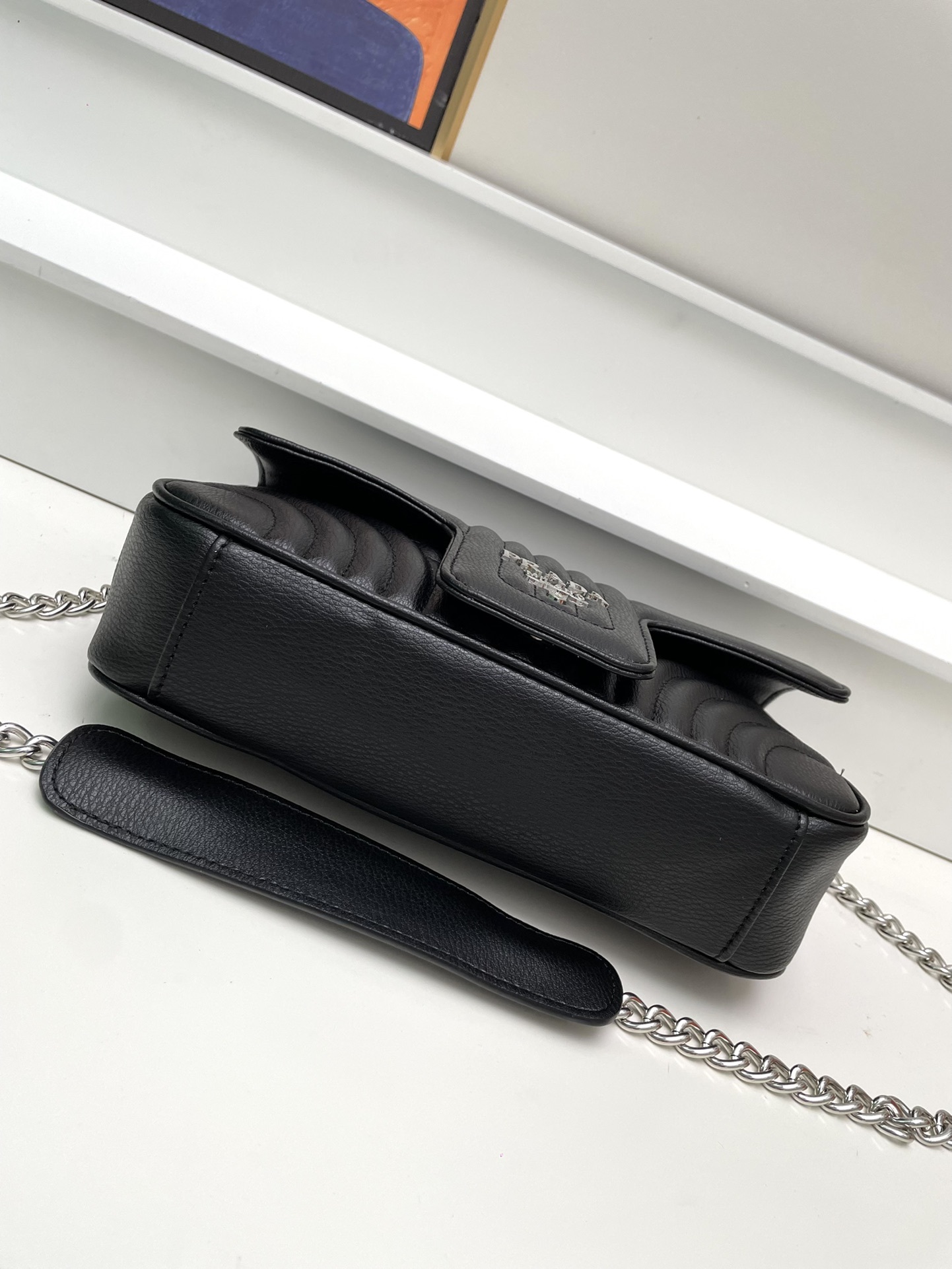 プラダ「Prada」チェーン クロスボディバッグ